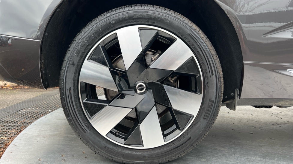 Used Volvo XC60 2025 for sale - 76589915: Photo 24