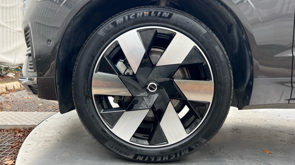 Used Volvo XC60 2025 for sale - 76589915: Photo 25