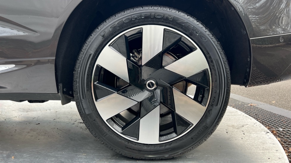 Used Volvo XC60 2025 for sale - 76589915: Photo 26