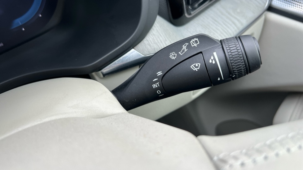 Used Volvo XC60 2025 for sale - 76589915: Photo 30