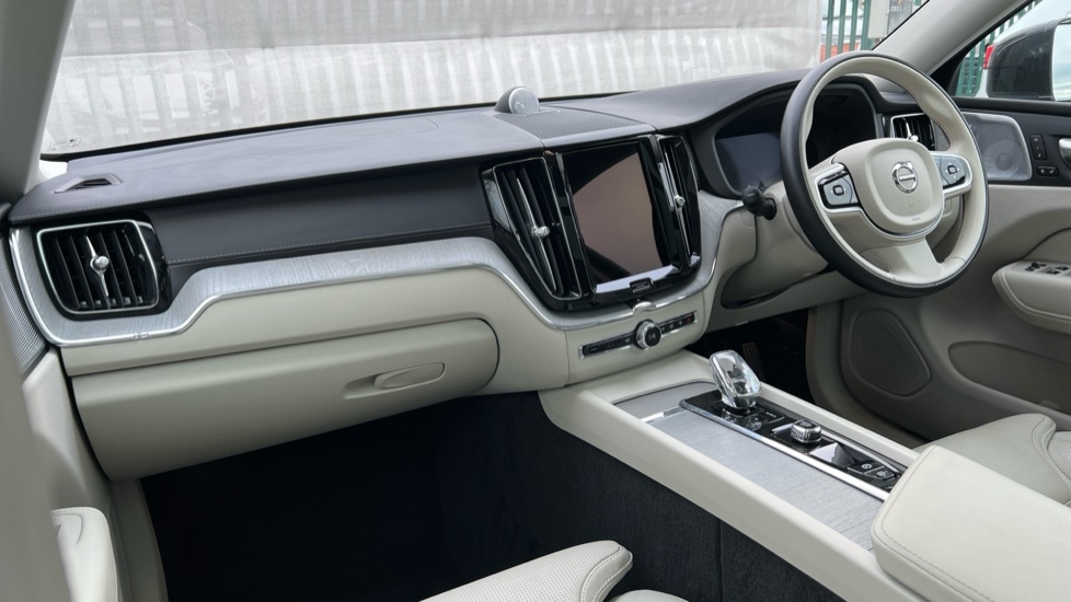 Used Volvo XC60 2025 for sale - 76589915: Photo 4