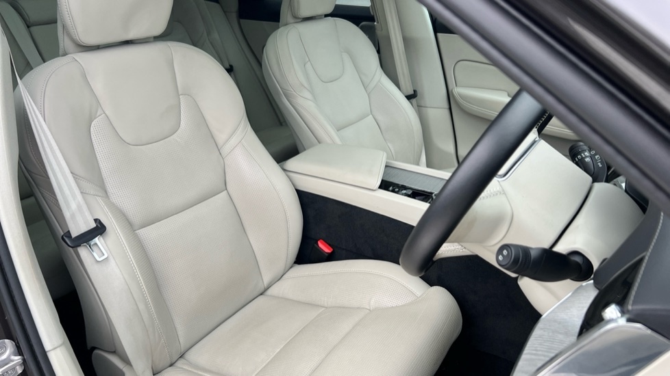 Used Volvo XC60 2025 for sale - 76589915: Photo 9