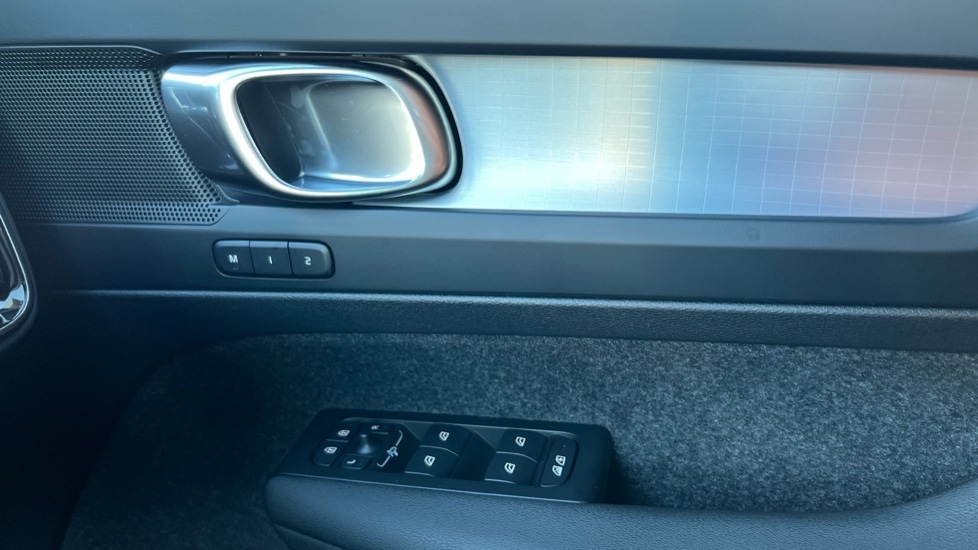 Used Volvo XC40 2025 for sale - 76894787: Photo 15