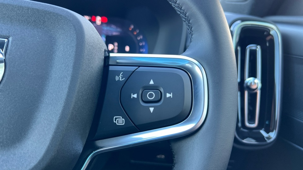 Used Volvo XC40 2025 for sale - 76894787: Photo 19