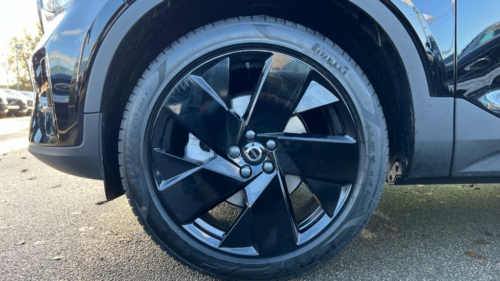 Used Volvo XC40 2025 for sale - 76894787: Photo 25