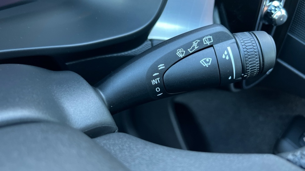 Used Volvo XC40 2025 for sale - 76894787: Photo 30