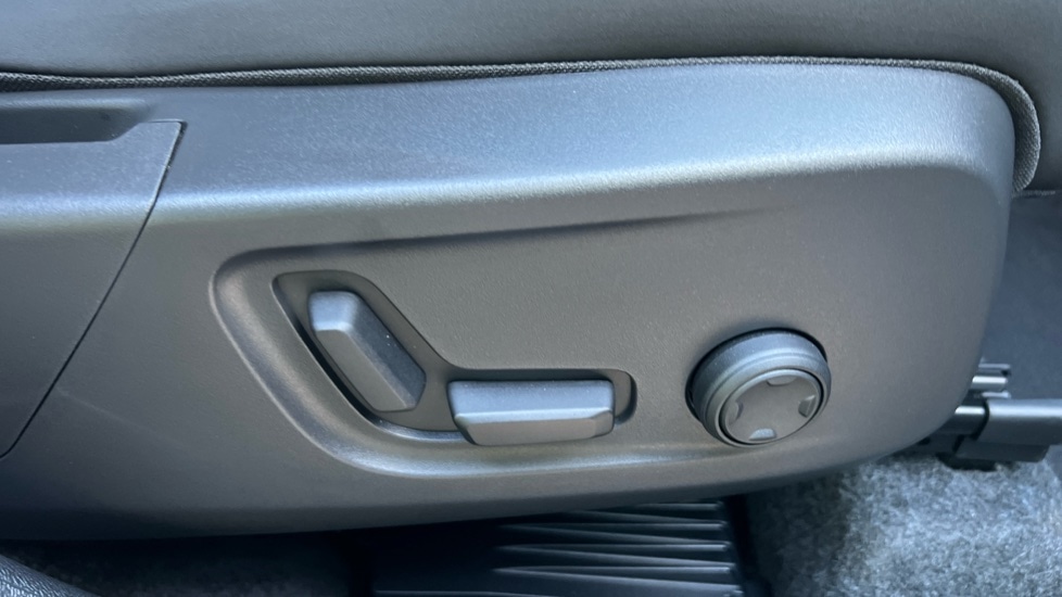 Used Volvo XC40 2025 for sale - 76894787: Photo 44