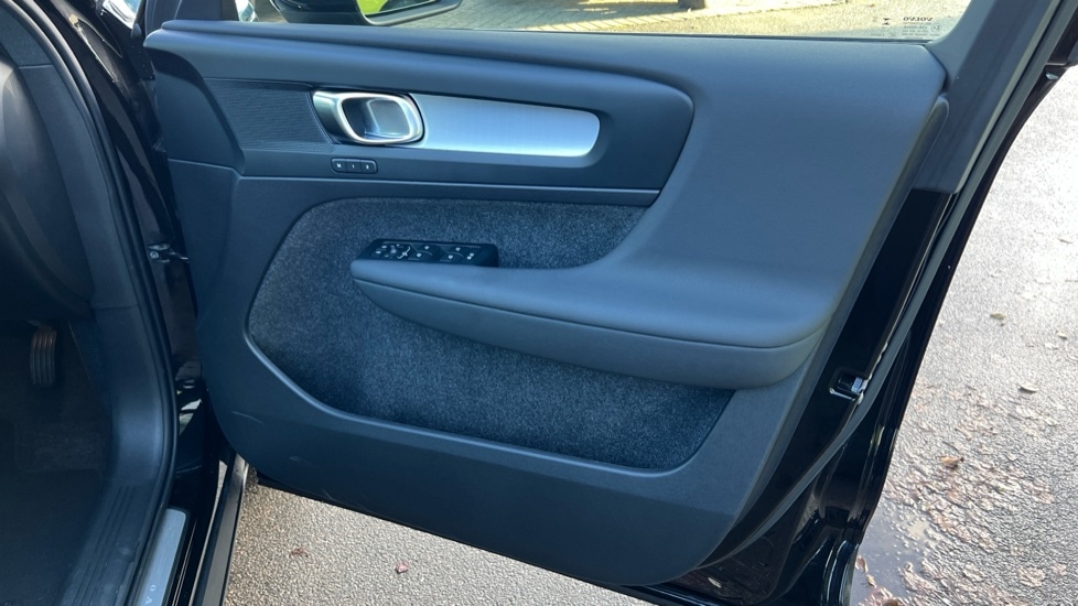 Used Volvo XC40 2025 for sale - 76894787: Photo 45