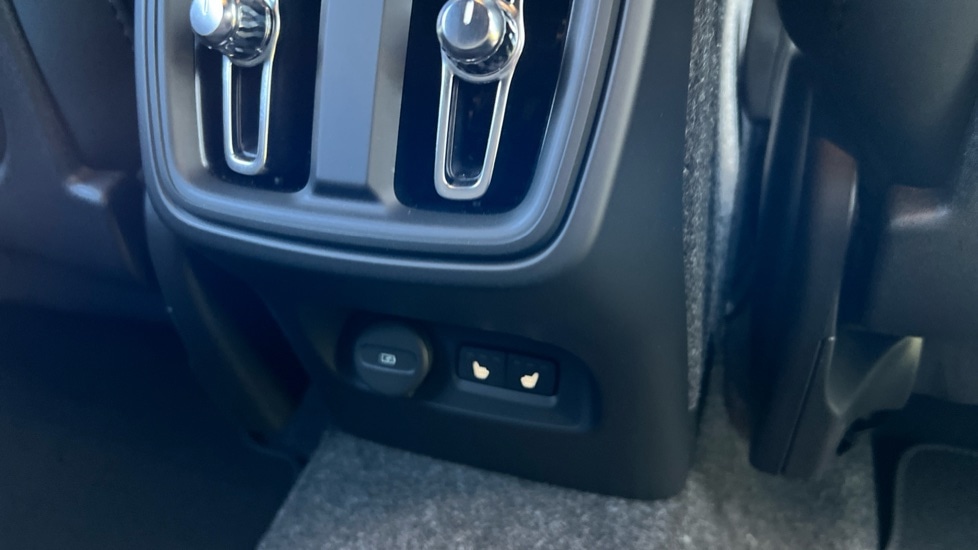 Used Volvo XC40 2025 for sale - 76894787: Photo 46