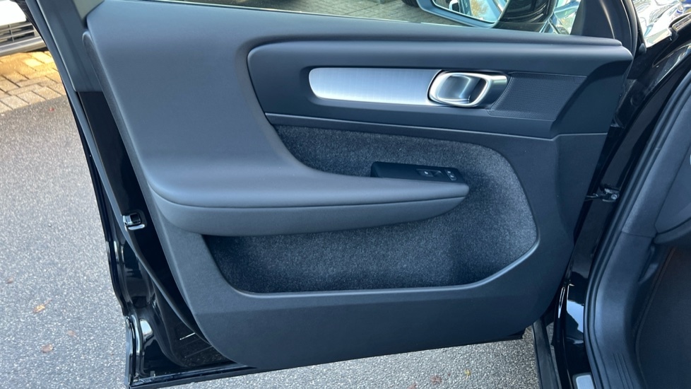 Used Volvo XC40 2025 for sale - 76894787: Photo 49