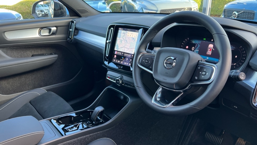 Used Volvo XC40 2025 for sale - 76894787: Photo 5