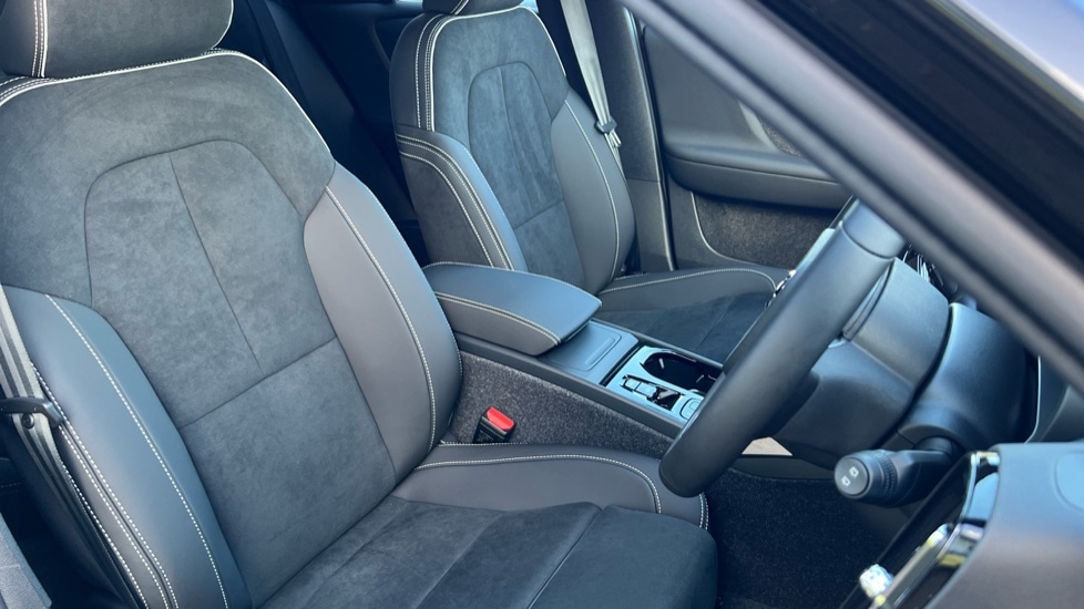 Used Volvo XC40 2025 for sale - 76894787: Photo 9