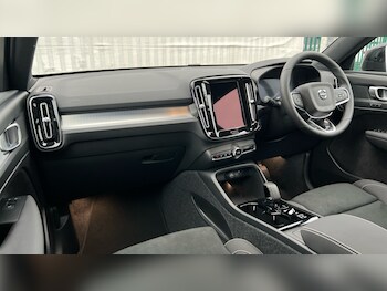 Used Volvo XC40 2025 for sale - 76894784: Photo