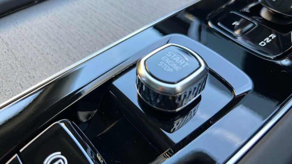 Used Volvo XC90 2025 for sale - 76112016: Photo 28
