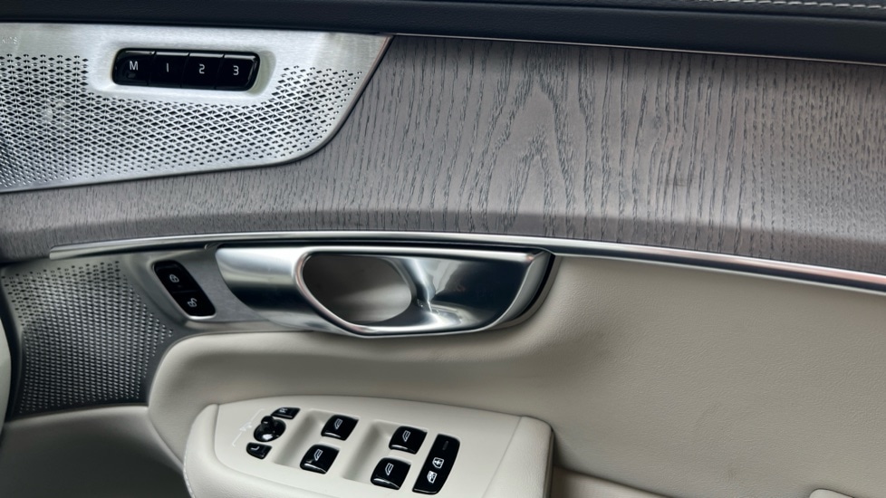 Used Volvo XC90 2025 for sale - 76112384: Photo 15