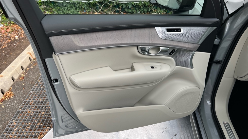 Used Volvo XC90 2025 for sale - 76112384: Photo 45