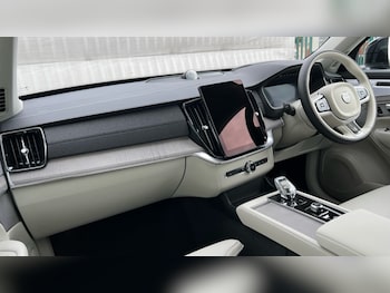 Used Volvo XC90 2025 for sale - 76112384: Photo 4