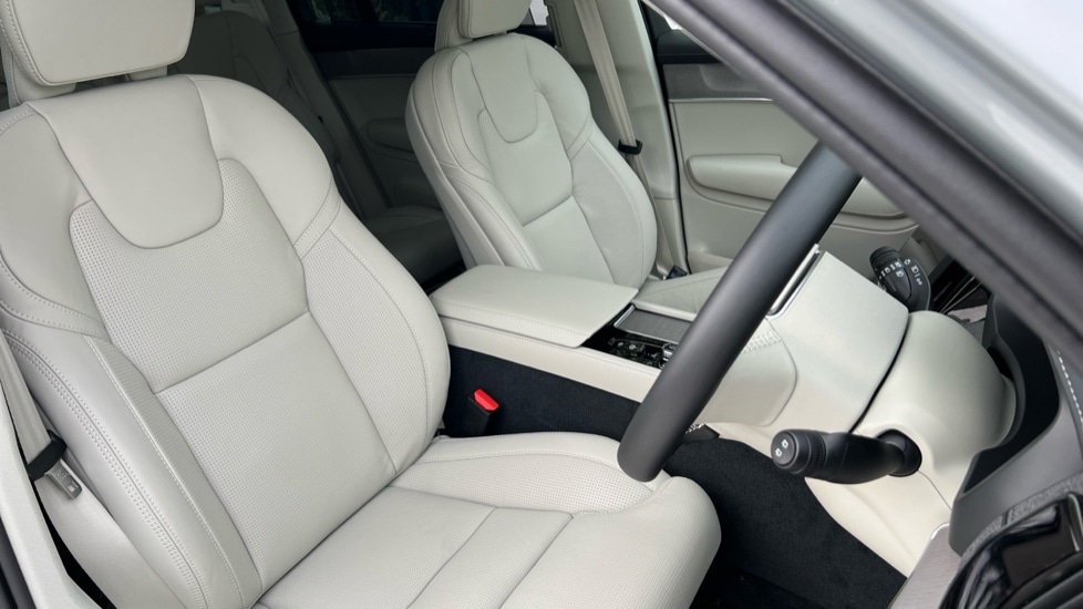 Used Volvo XC90 2025 for sale - 76112384: Photo 9