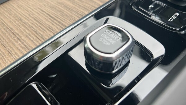 Used Volvo XC60 2025 for sale - 75776128: Photo 28