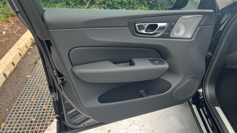 Used Volvo XC60 2025 for sale - 75776128: Photo 47