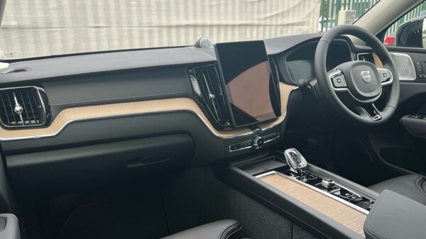 Used Volvo XC60 2025 for sale - 75776128: Photo 4