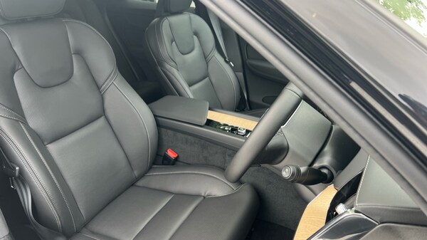 Used Volvo XC60 2025 for sale - 75776128: Photo 9