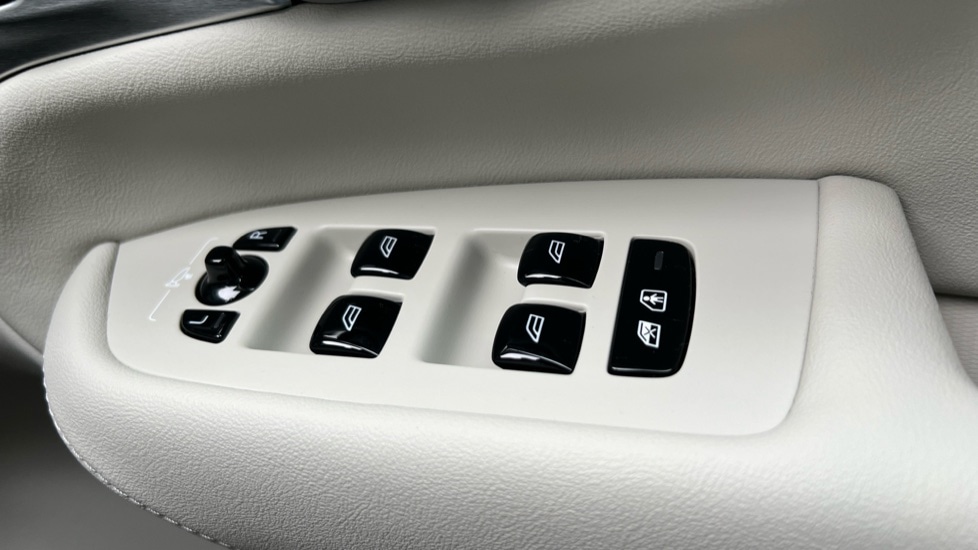 Used Volvo XC90 2025 for sale - 76954452: Photo 33