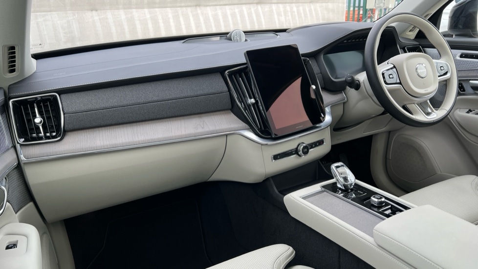 Used Volvo XC90 2025 for sale - 76954452: Photo 4