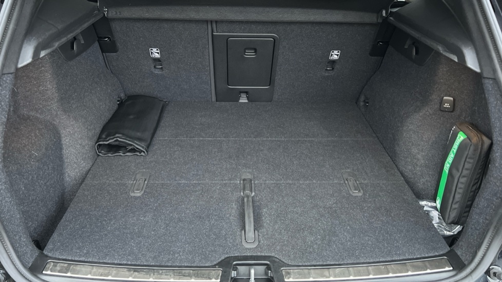 Used Volvo XC40 2024 for sale - 76623457: Photo 17