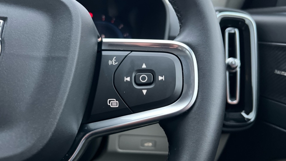 Used Volvo XC40 2024 for sale - 76623457: Photo 19