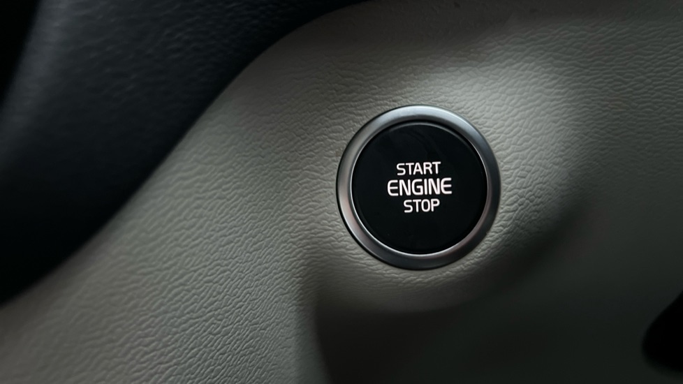 Used Volvo XC40 2024 for sale - 76623457: Photo 28