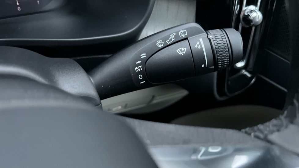 Used Volvo XC40 2024 for sale - 76623457: Photo 30