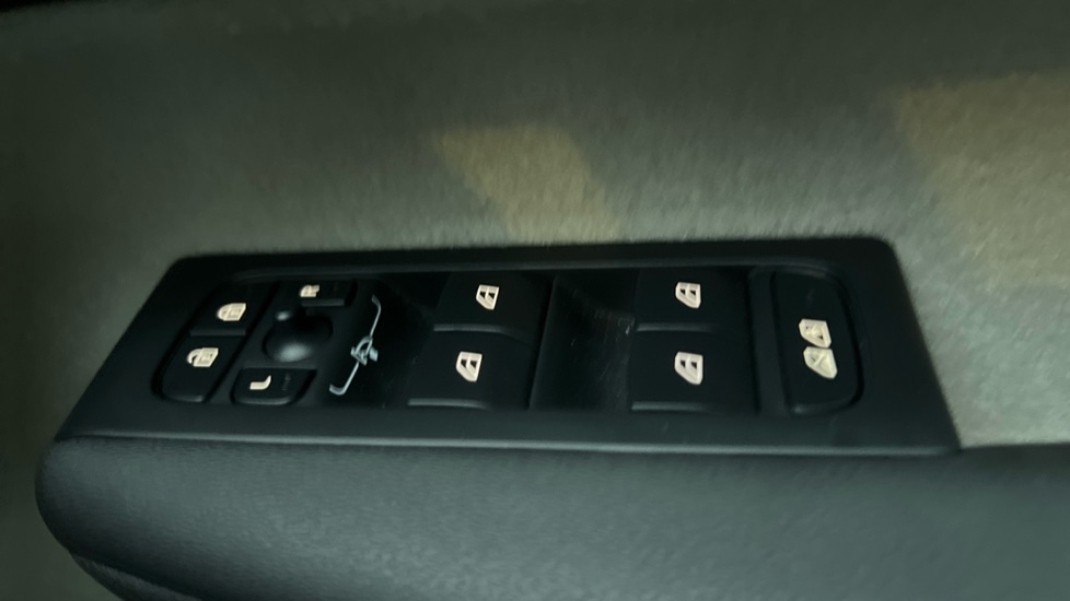 Used Volvo XC40 2024 for sale - 76623457: Photo 33