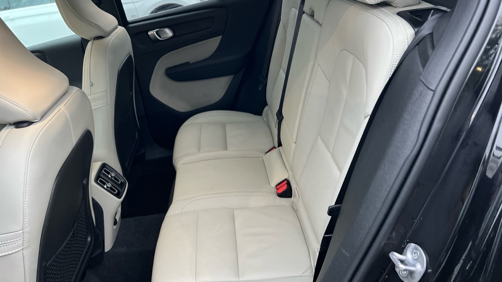 Used Volvo XC40 2024 for sale - 76623457: Photo 38