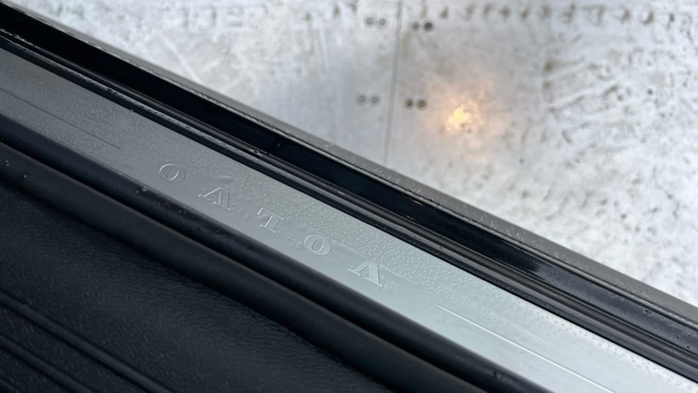 Used Volvo XC40 2024 for sale - 76623457: Photo 43