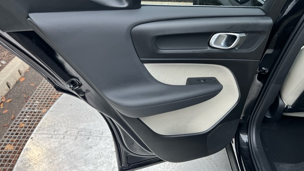 Used Volvo XC40 2024 for sale - 76623457: Photo 47