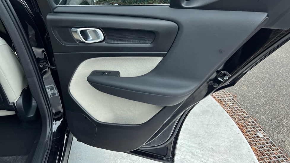 Used Volvo XC40 2024 for sale - 76623457: Photo 48