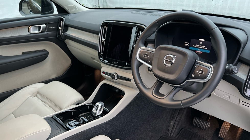 Used Volvo XC40 2024 for sale - 76623457: Photo 5