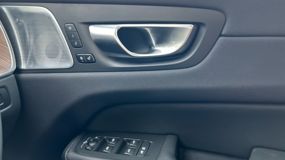 Used Volvo XC60 2023 for sale - 76161300: Photo 15