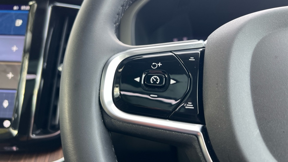 Used Volvo XC60 2023 for sale - 76161300: Photo 18