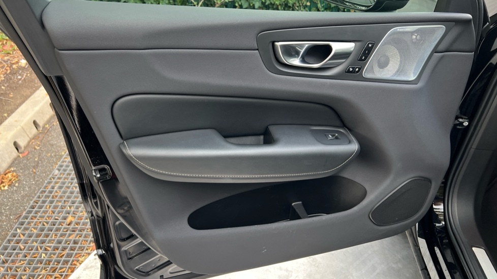 Used Volvo XC60 2023 for sale - 76161300: Photo 46
