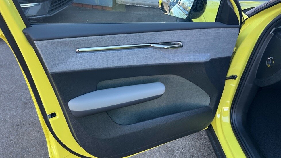 Used Volvo EX30 2025 for sale - 75472471: Photo 46