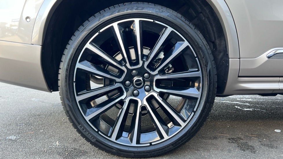 Used Volvo XC90 2025 for sale - 76112419: Photo 24