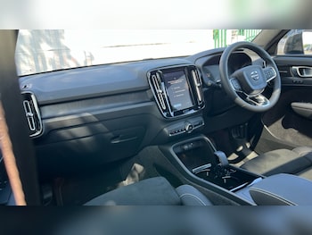 Used Volvo XC40 2024 for sale - 75472486: Photo