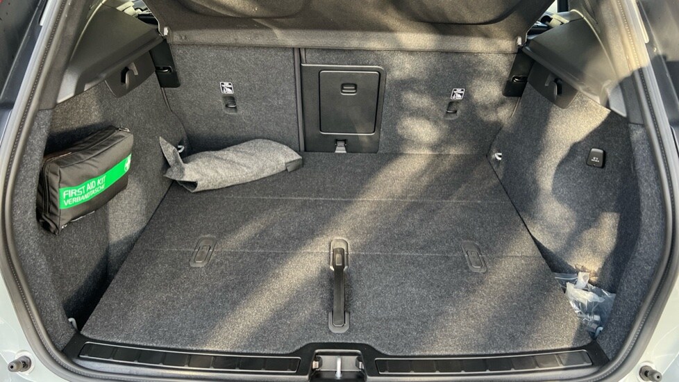 Used Volvo XC40 2024 for sale - 76438029: Photo 17