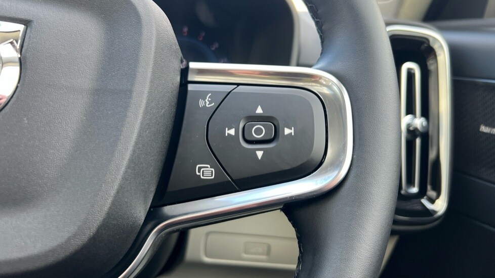 Used Volvo XC40 2024 for sale - 76438029: Photo 19