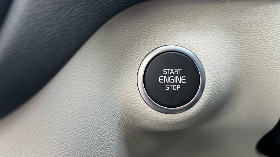 Used Volvo XC40 2024 for sale - 76438029: Photo 28