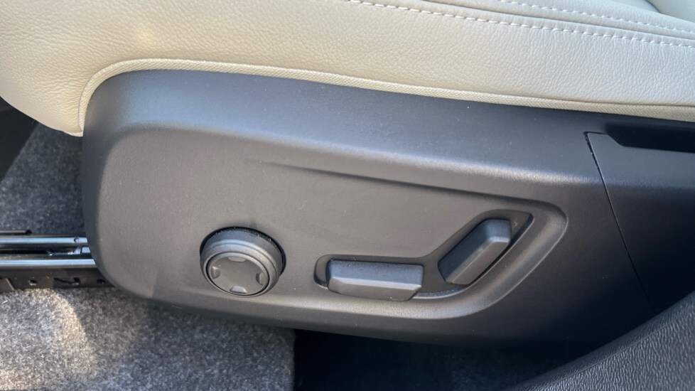 Used Volvo XC40 2024 for sale - 76438029: Photo 45