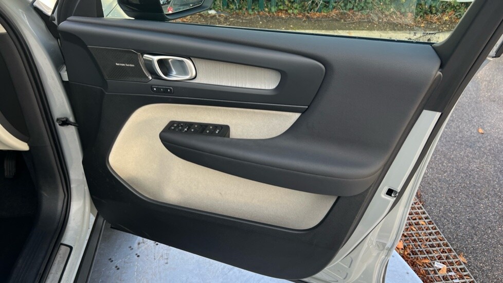 Used Volvo XC40 2024 for sale - 76438029: Photo 48