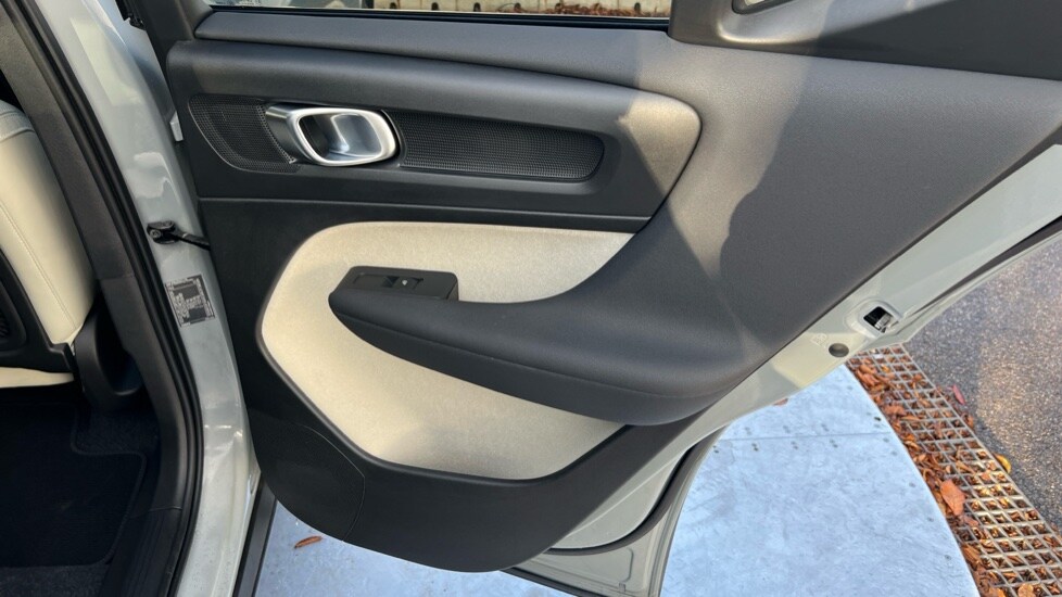 Used Volvo XC40 2024 for sale - 76438029: Photo 49